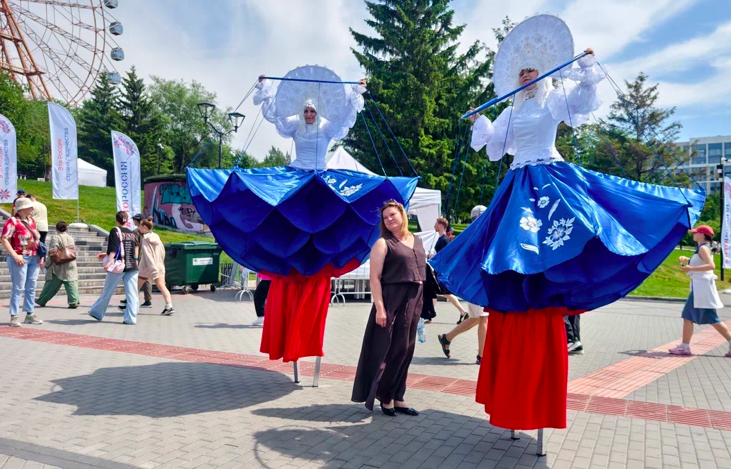 Фото Ведьма на сапах, AMCI и ночной забег на набережной: опубликованы кадры самых ярких событий июня в Новосибирске 5